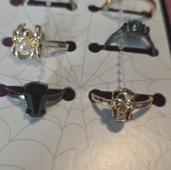 Quo 6 Rings Goth Glam - Picture 3 of 4